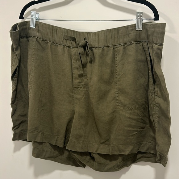 Caslon Drawstring Linen Blend Shorts - Picture 2 of 4